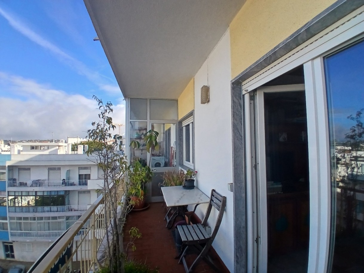 3-bedroom apartment for sale in the center of Loulé, Algarve, Portugal_336448