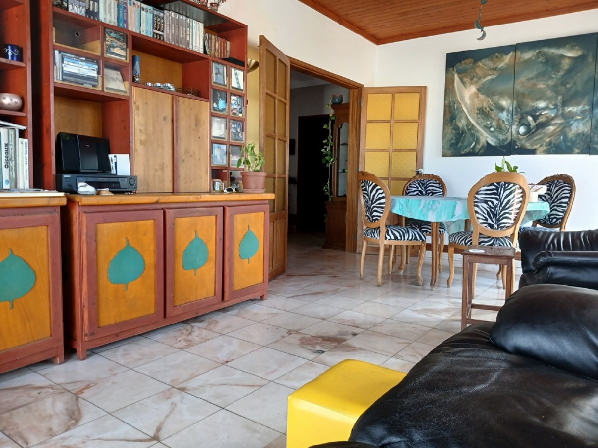 3-bedroom apartment for sale in the center of Loulé, Algarve, Portugal_336451