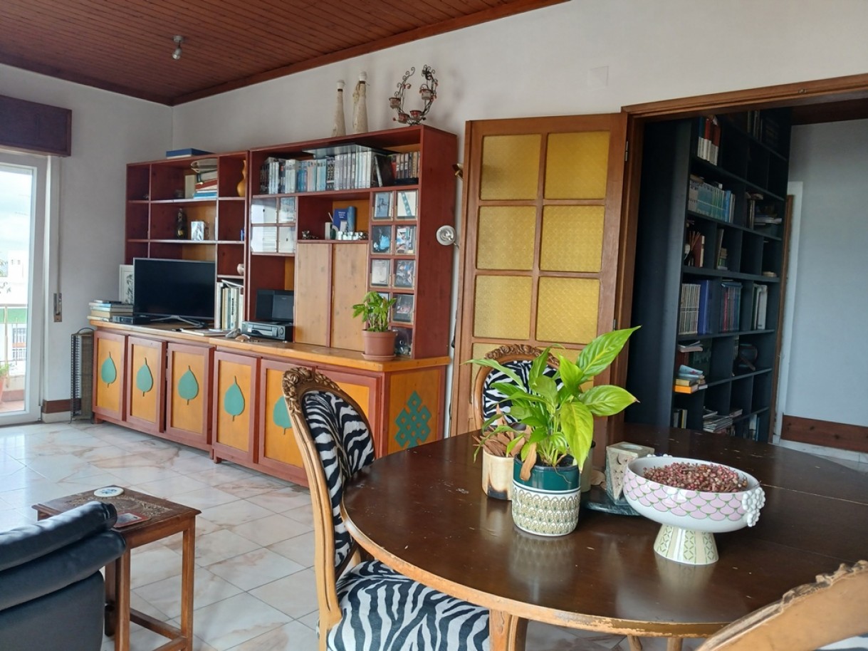 3-bedroom apartment for sale in the center of Loulé, Algarve, Portugal_336452