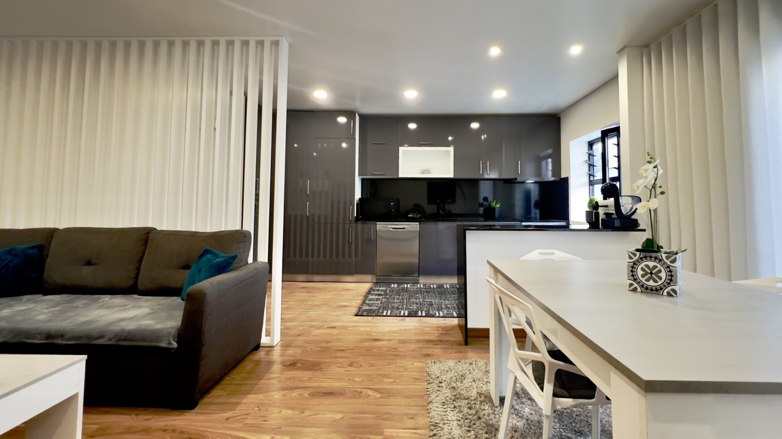 Renovated 2+1 bedroom apartment for sale in Vila Nova de Gaia, Portugal_336708