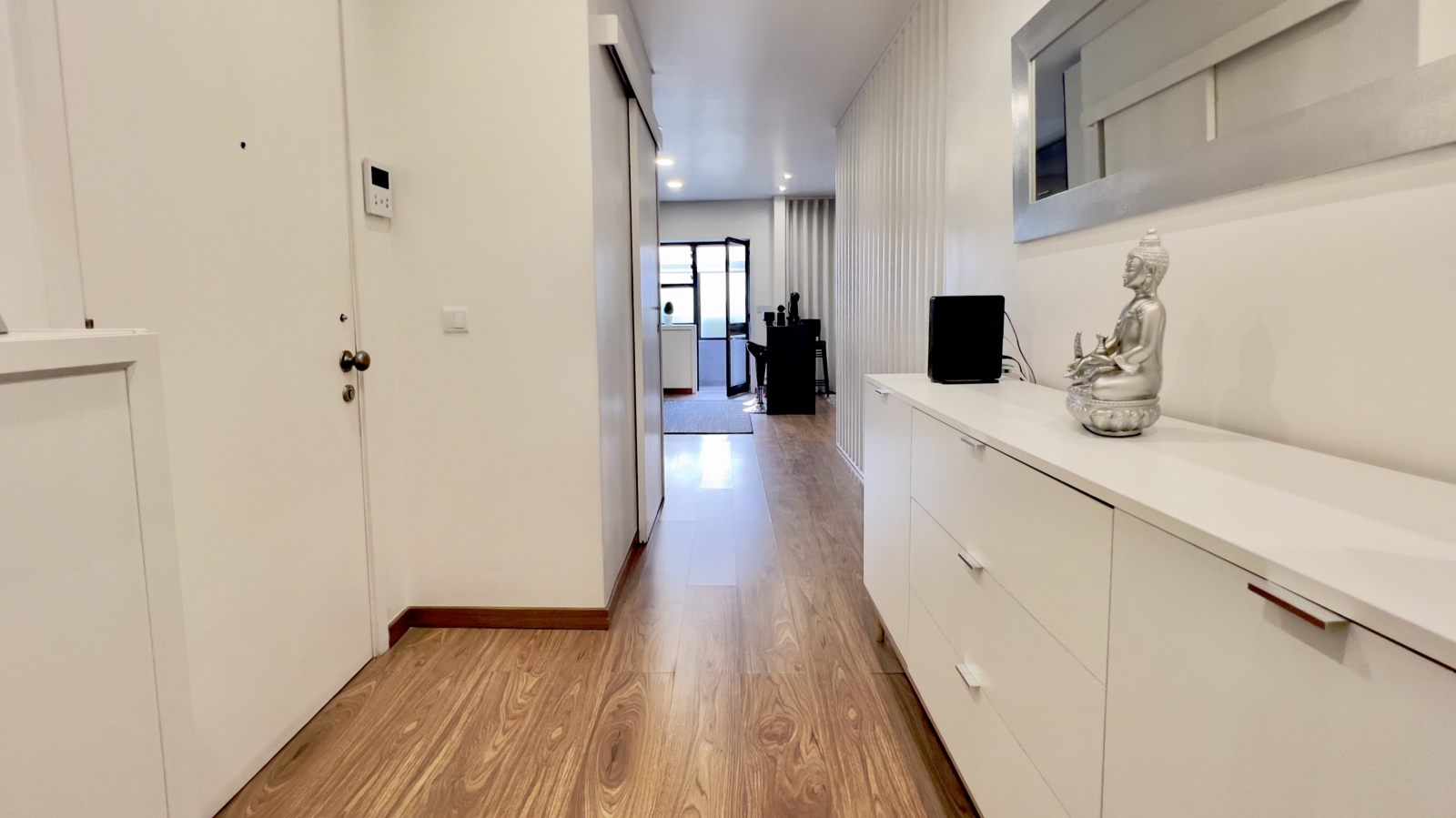 Renovated 2+1 bedroom apartment for sale in Vila Nova de Gaia, Portugal_336709