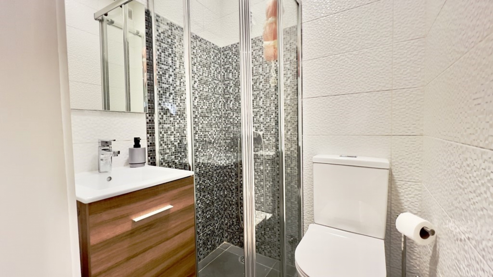 Renovated 2+1 bedroom apartment for sale in Vila Nova de Gaia, Portugal_336719