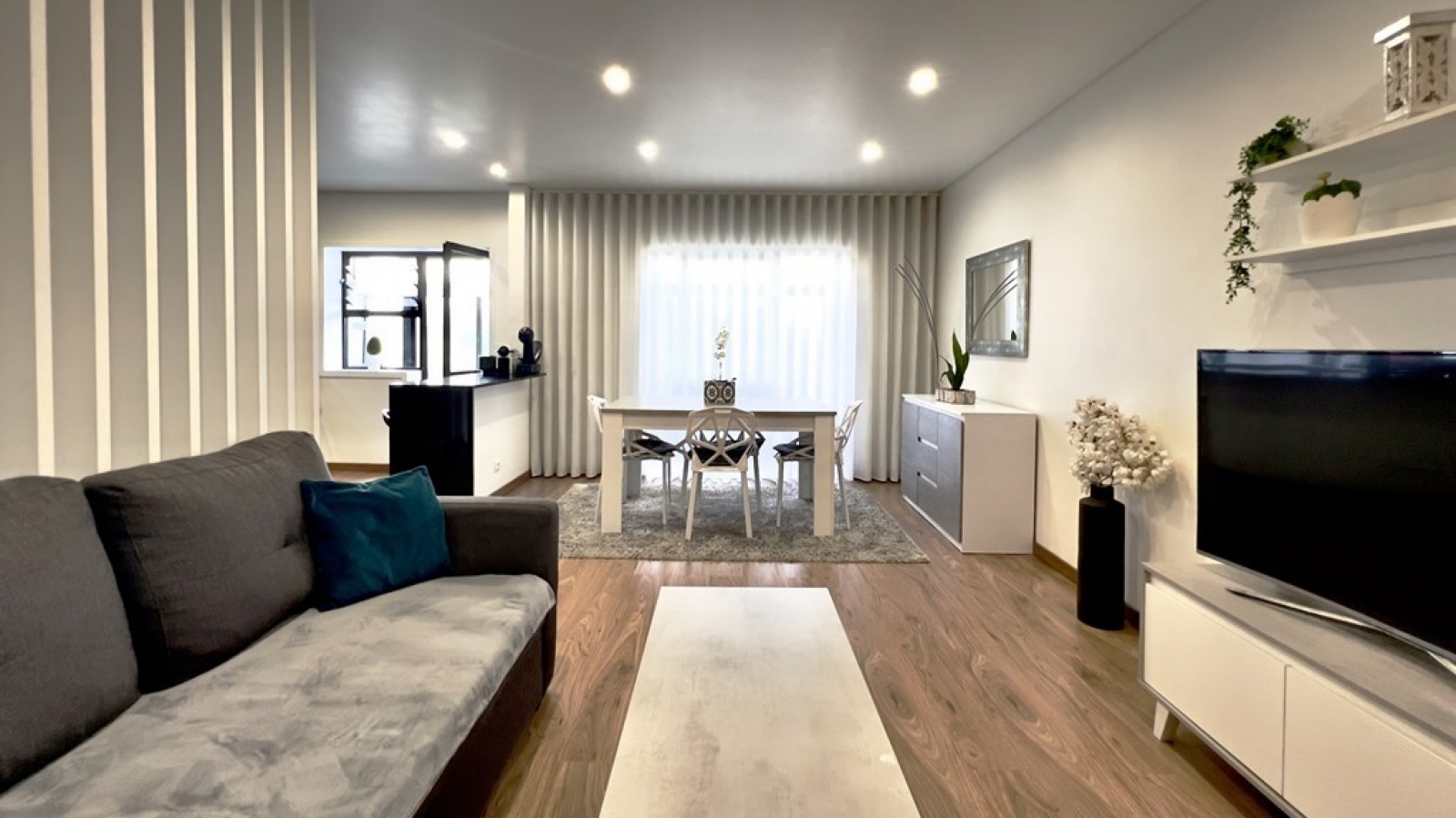 Renovated 2+1 bedroom apartment for sale in Vila Nova de Gaia, Portugal_336722