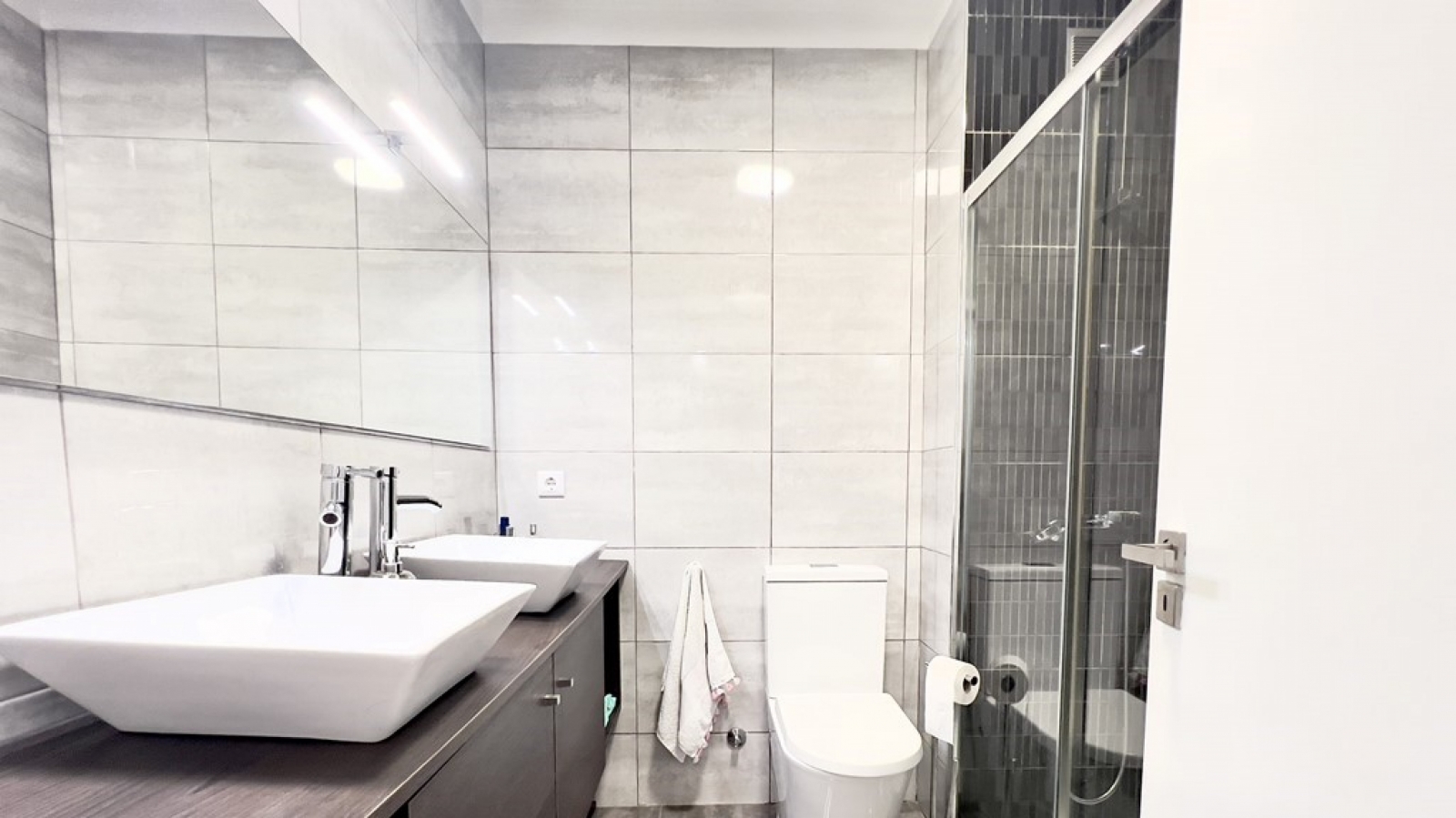 Renovated 2+1 bedroom apartment for sale in Vila Nova de Gaia, Portugal_336728