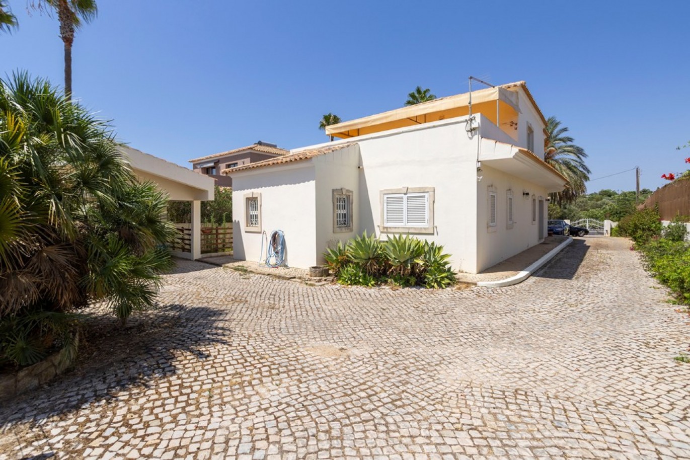 4-bedroom villa with pool, for sale in Loulé, Algarve, Portugal_336737