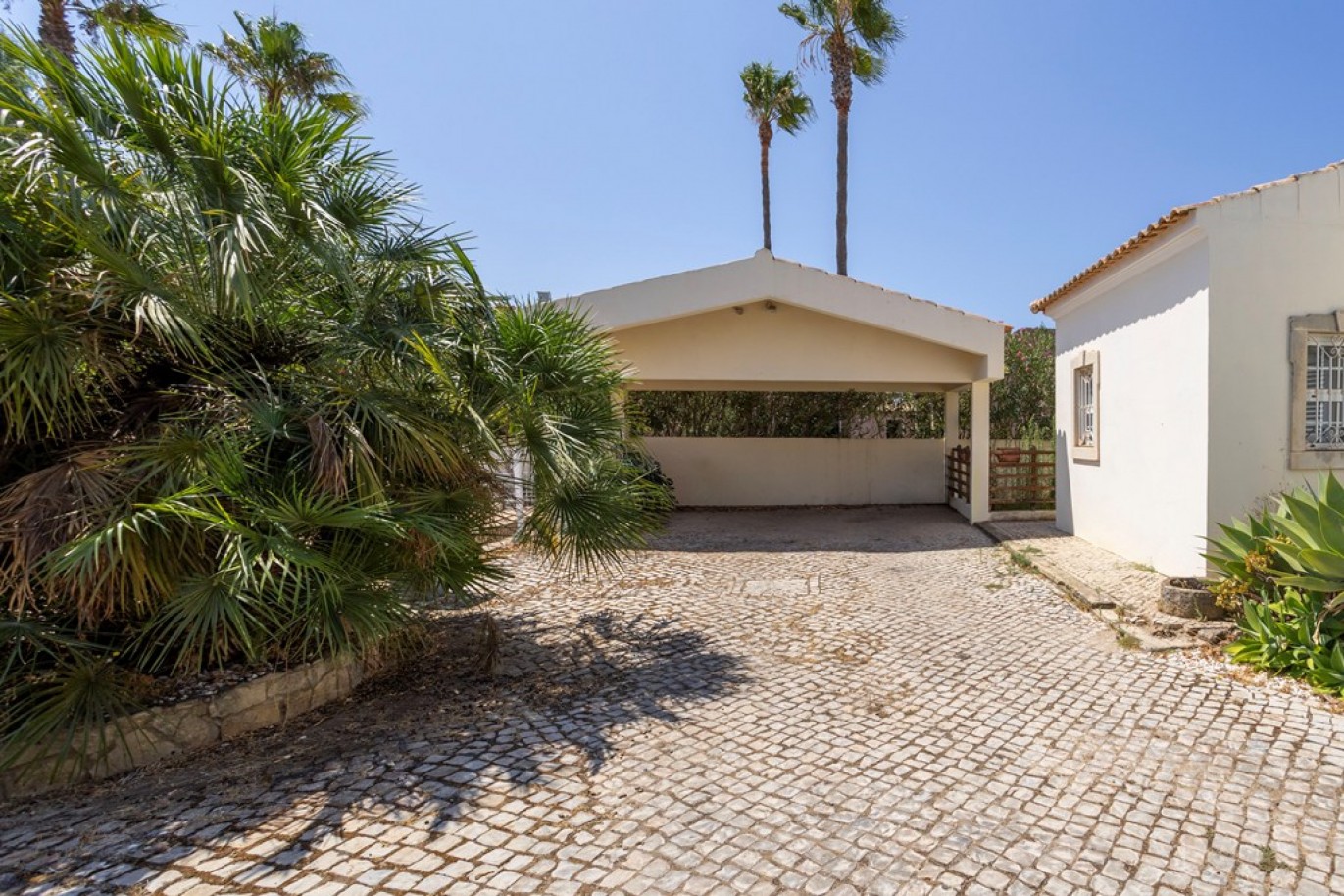 4-bedroom villa with pool, for sale in Loulé, Algarve, Portugal_336740