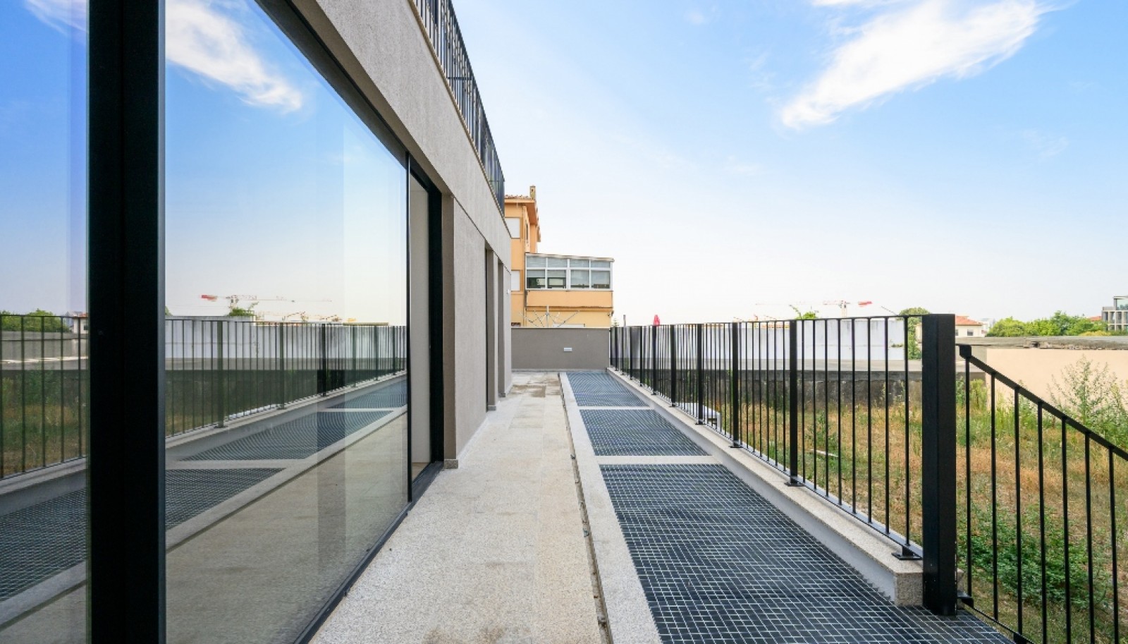 Apartamento T3 novo com jardim para arrendar em Cedofeita no Porto_336760