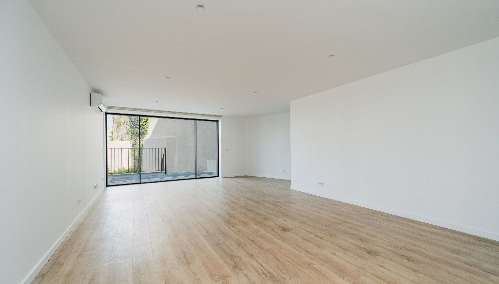 Apartamento T3 novo com jardim para arrendar em Cedofeita no Porto_336764