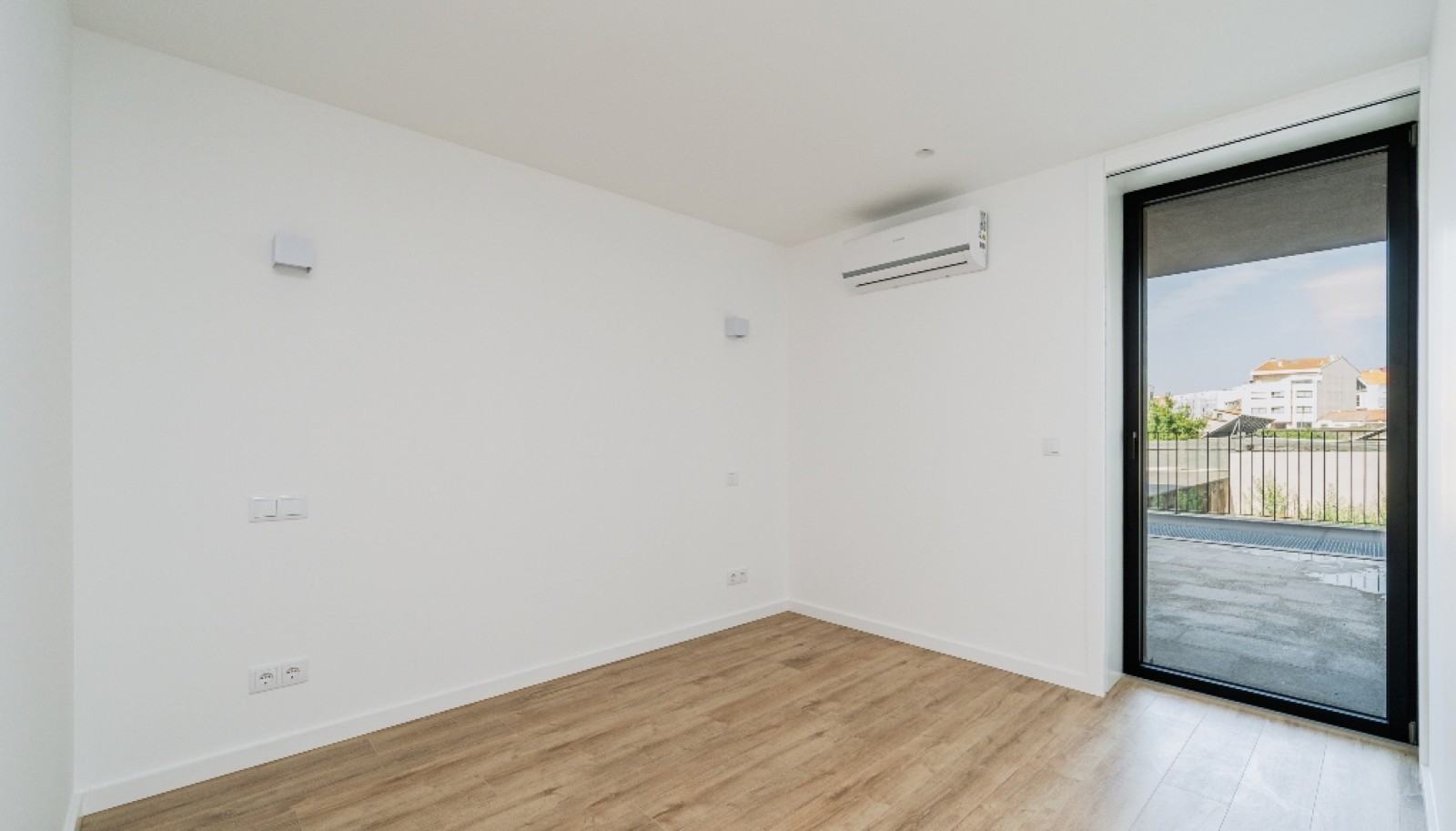 Apartamento T3 novo com jardim para arrendar em Cedofeita no Porto_336776
