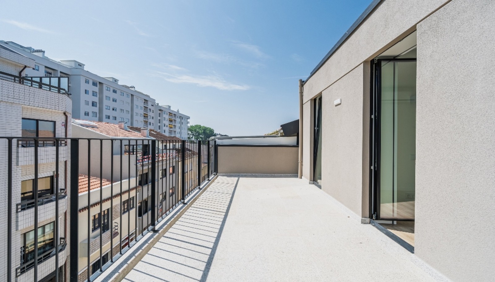 Ático de 2 dormitorios con terrazas en alquiler en Oporto, Portugal_336829