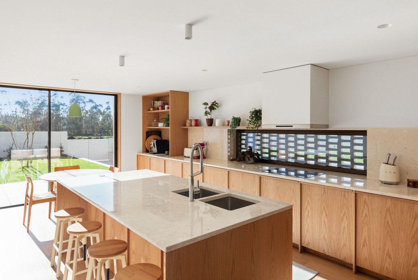 Moradia contemporânea com piscina e jardim à venda em Esposende_337033