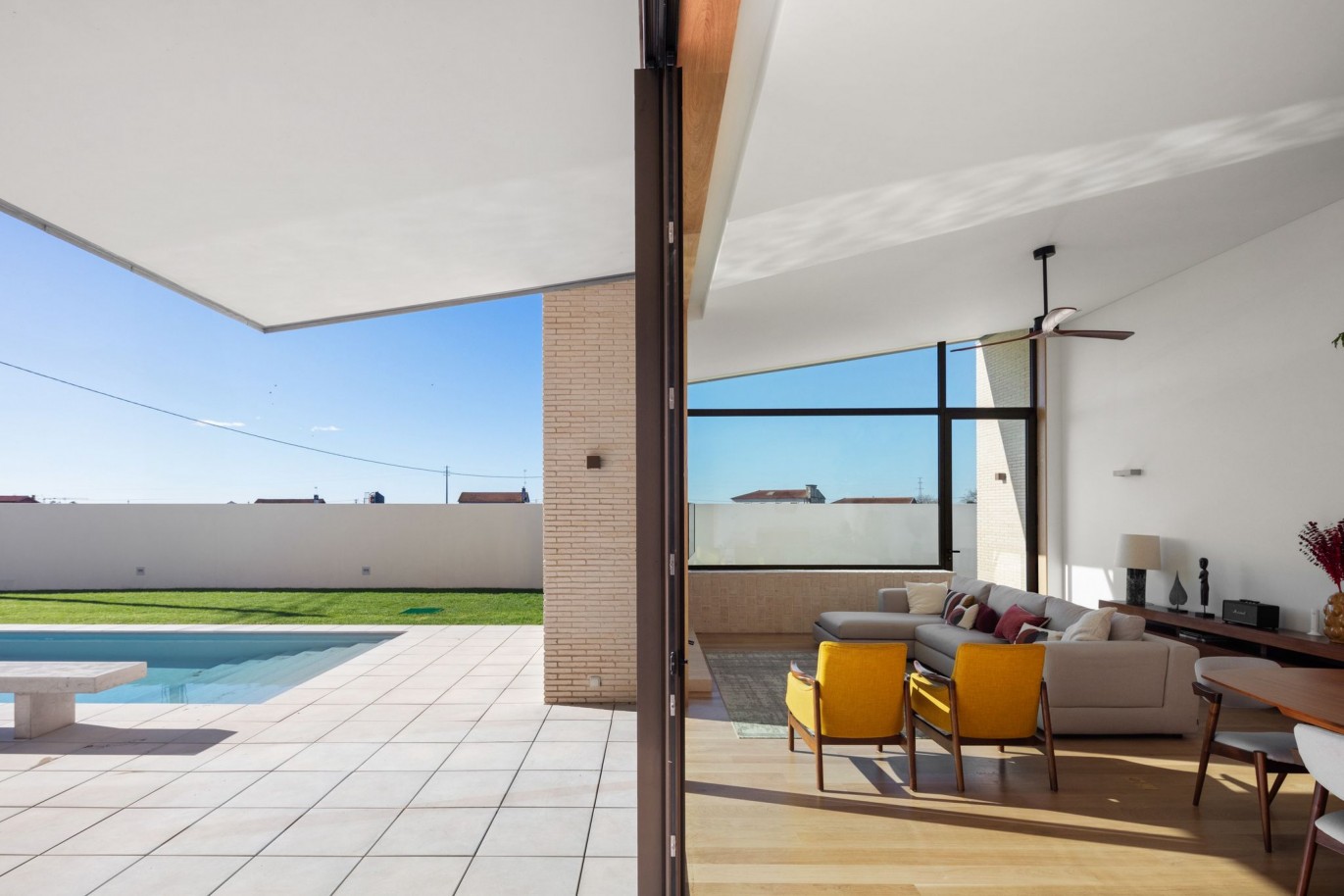 Moradia contemporânea com piscina e jardim à venda em Esposende_337048