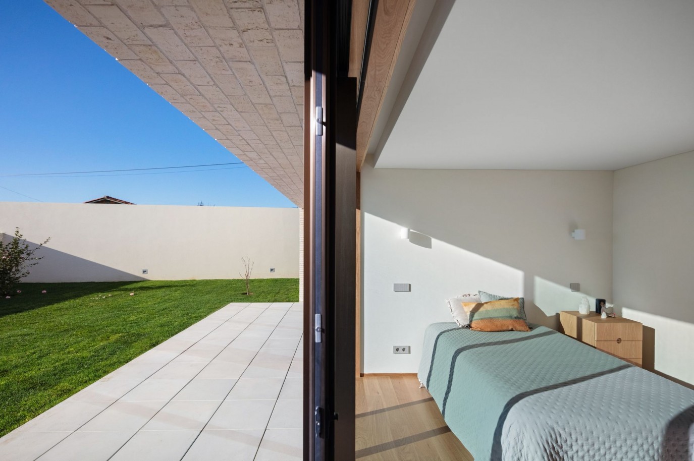 Moradia contemporânea com piscina e jardim à venda em Esposende_337066