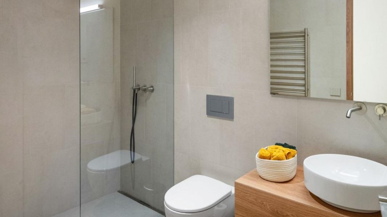 Moradia contemporânea com piscina e jardim à venda em Esposende_337080