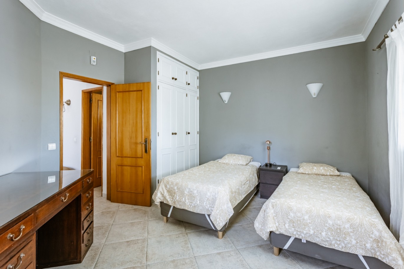 Moradia V3 com piscina e vista mar para venda na Luz, Algarve_337151