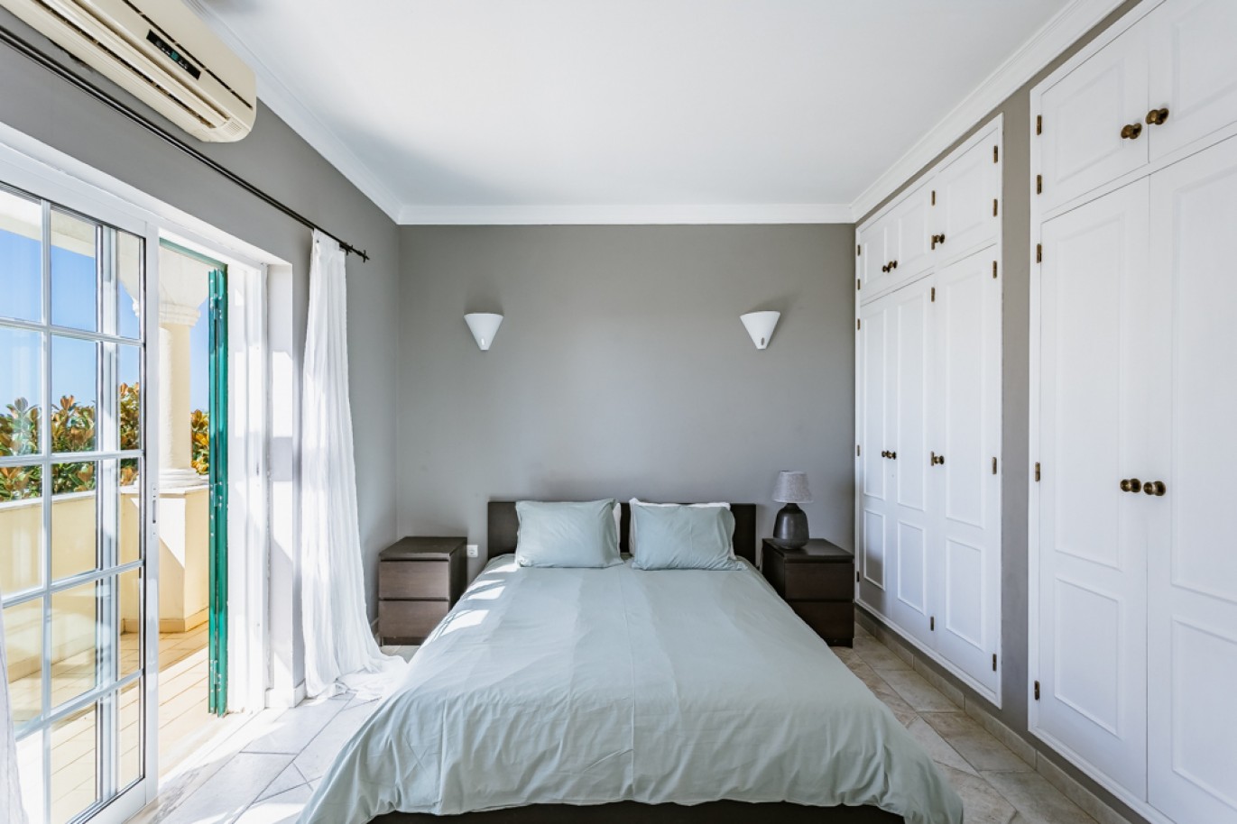 Moradia V3 com piscina e vista mar para venda na Luz, Algarve_337163