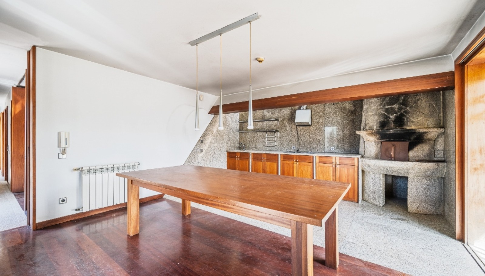Villa with garden and pool for sale near the sea in Lavra, Portugal_337399