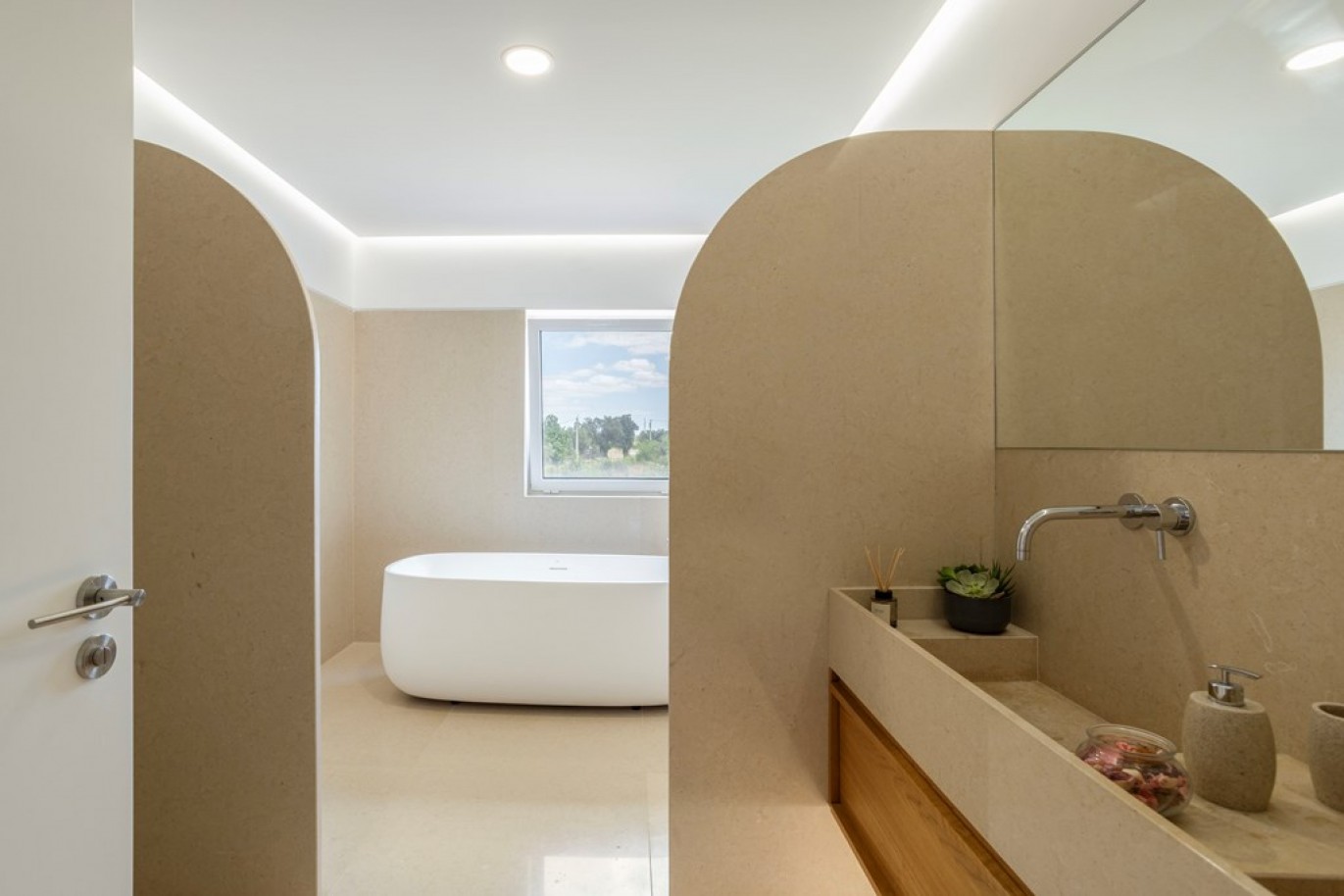 Luxuosa Moradia V4 com piscina, à venda em Estoi, Algarve_338065