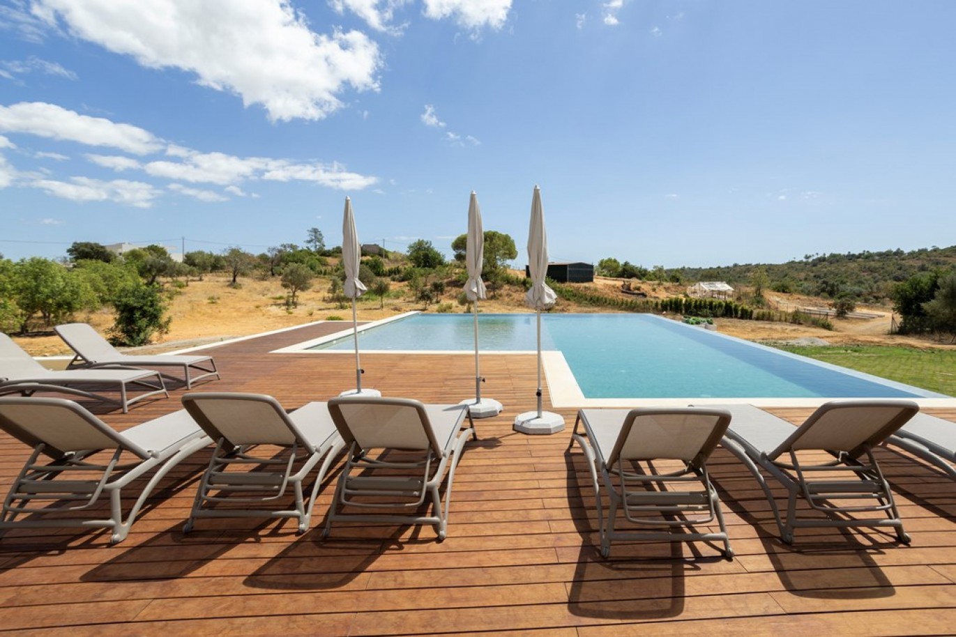 Luxuosa Moradia V4 com piscina, à venda em Estoi, Algarve_338073