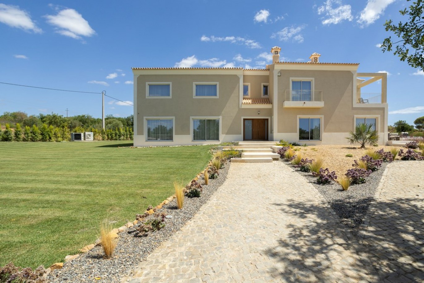 Luxuosa Moradia V4 com piscina, à venda em Estoi, Algarve_338079