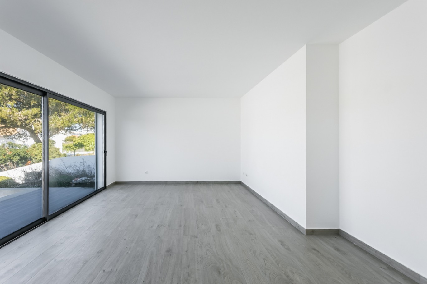 Moderna Moradia V4 com piscina para venda em Aljezur, Algarve_339341