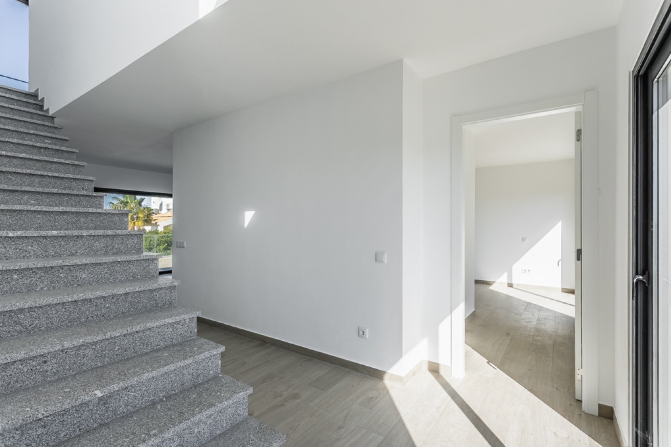 Moderna Moradia V4 com piscina para venda em Aljezur, Algarve_339342