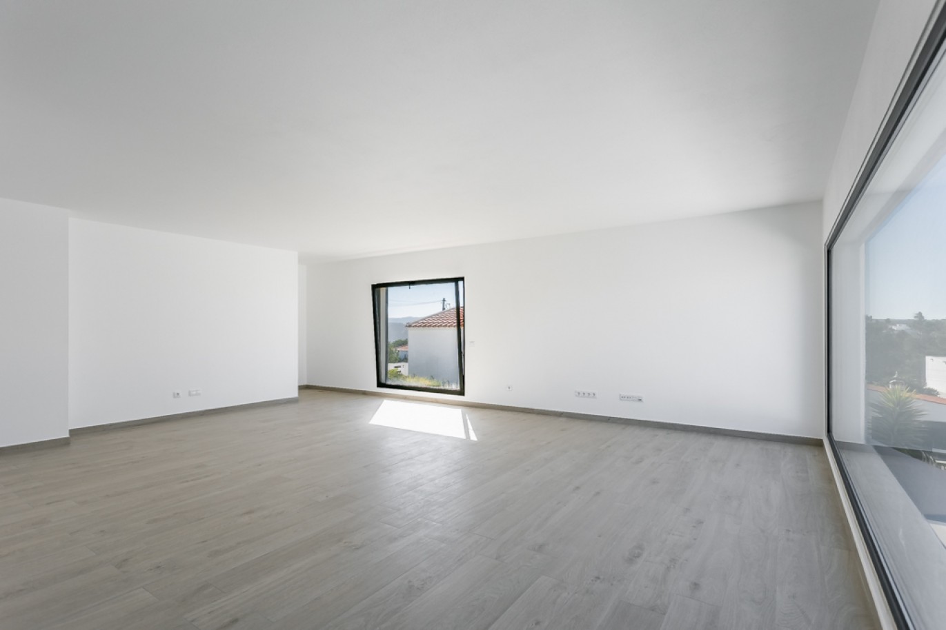 Moderna Moradia V4 com piscina para venda em Aljezur, Algarve_339343