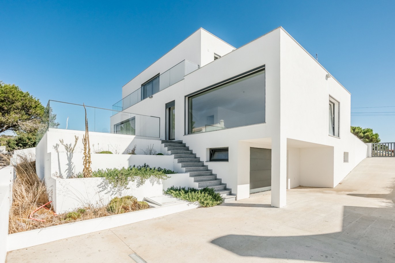 Moderna Moradia V4 com piscina para venda em Aljezur, Algarve_339348