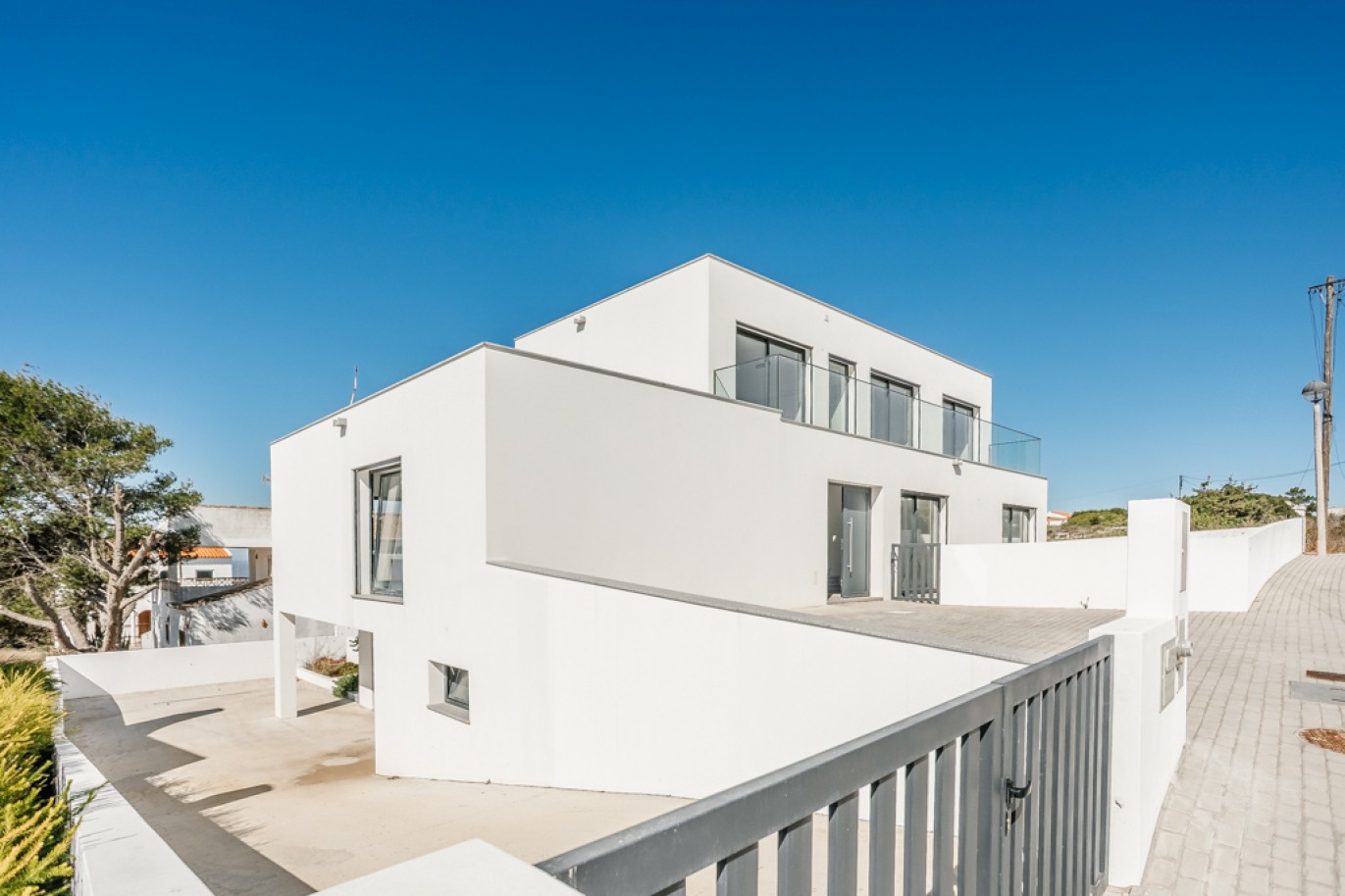 Moderna Moradia V4 com piscina para venda em Aljezur, Algarve_339362
