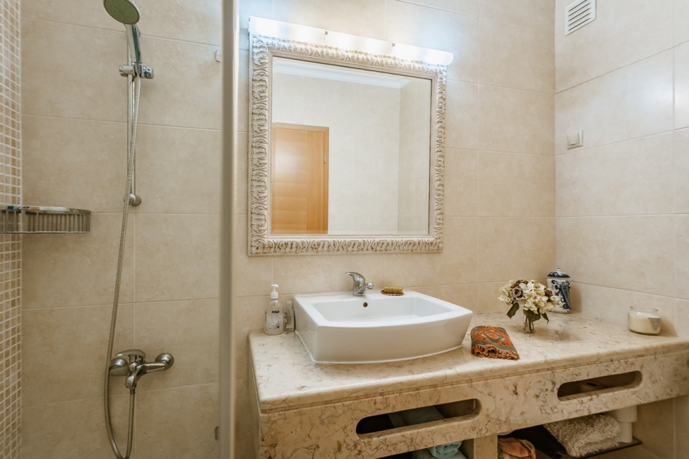2-bedroom Apartment with pool for sale in Lagos, Algarve, Portugal_339373