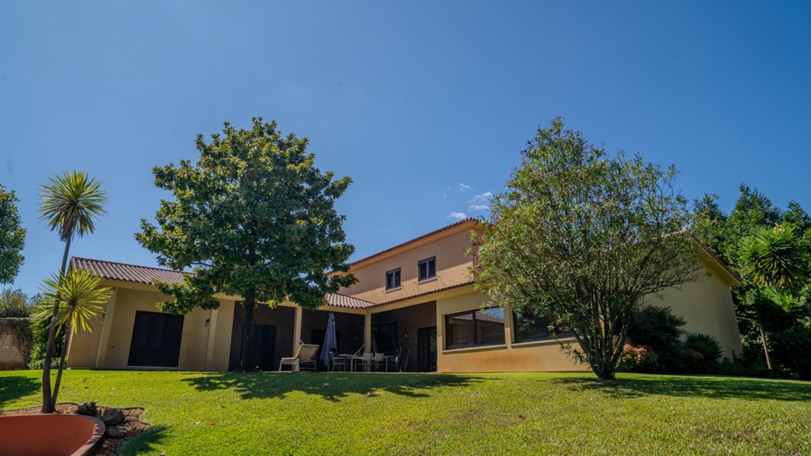 Fünf + Ein Schlafzimmer Villa mit Garten und Pool  in Trofa, Portugal_339397
