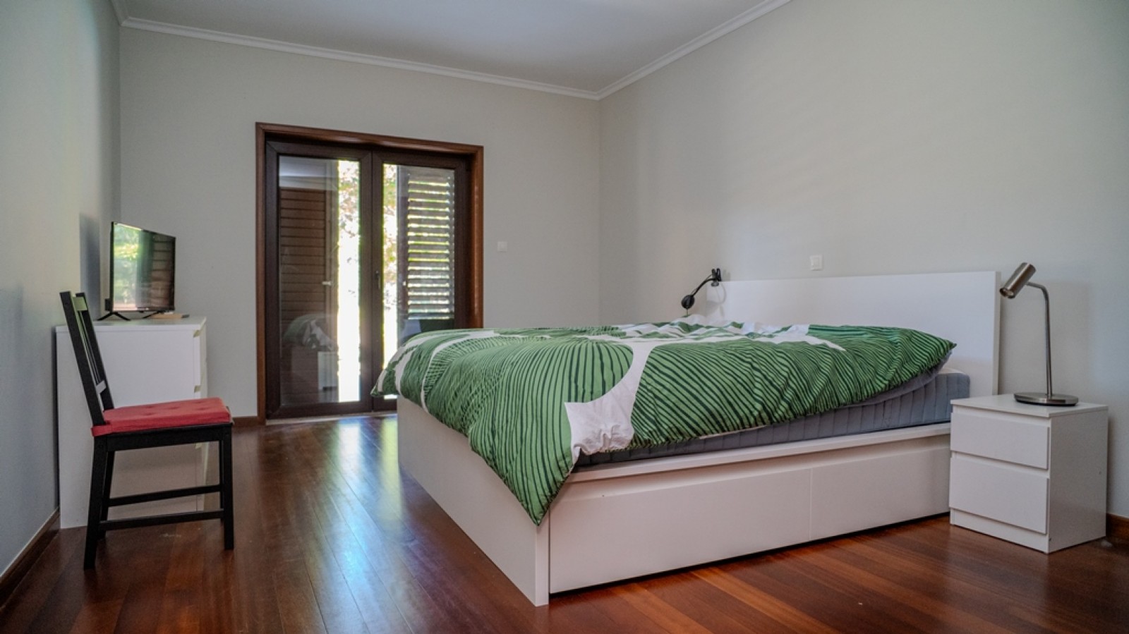 Fünf + Ein Schlafzimmer Villa mit Garten und Pool  in Trofa, Portugal_339412