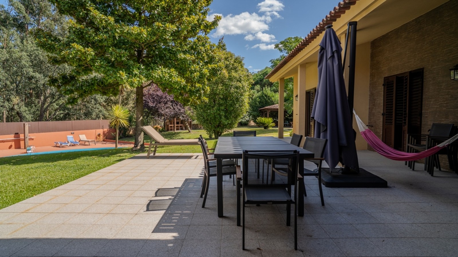 Fünf + Ein Schlafzimmer Villa mit Garten und Pool  in Trofa, Portugal_339425