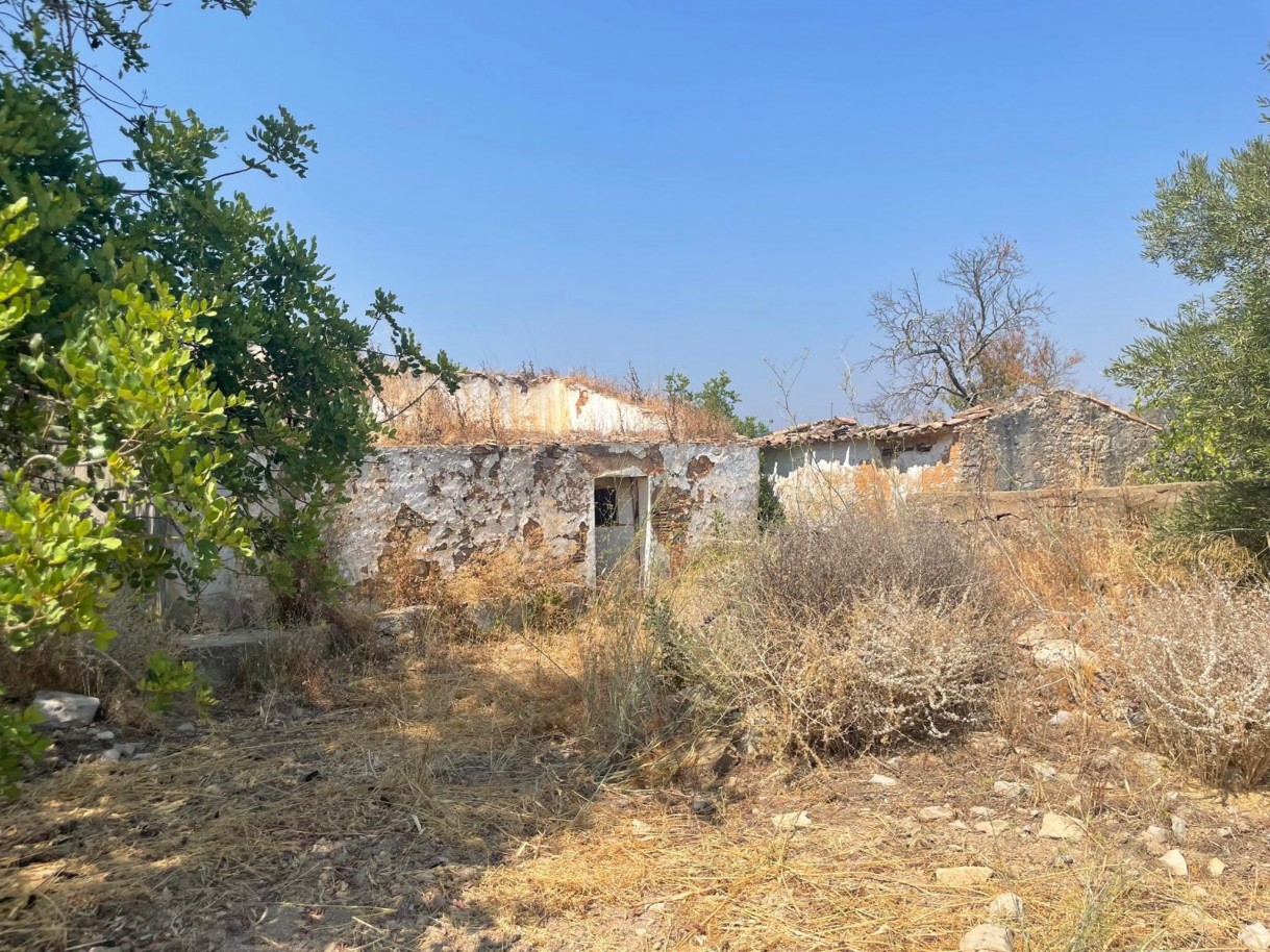 Terreno com 2 ruínas, para venda em Estoi, Algarve_339436