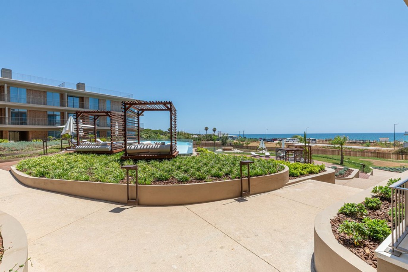 Apartamento T2, frente praia, à venda em Quarteira, Algarve_339607