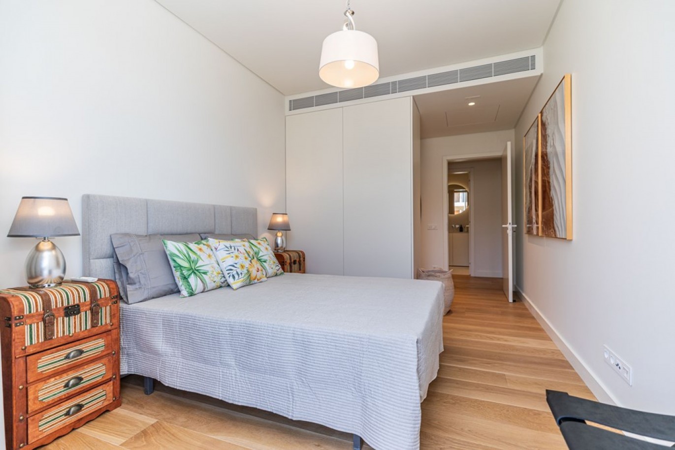 Apartamento T2, frente praia, à venda em Quarteira, Algarve_339616