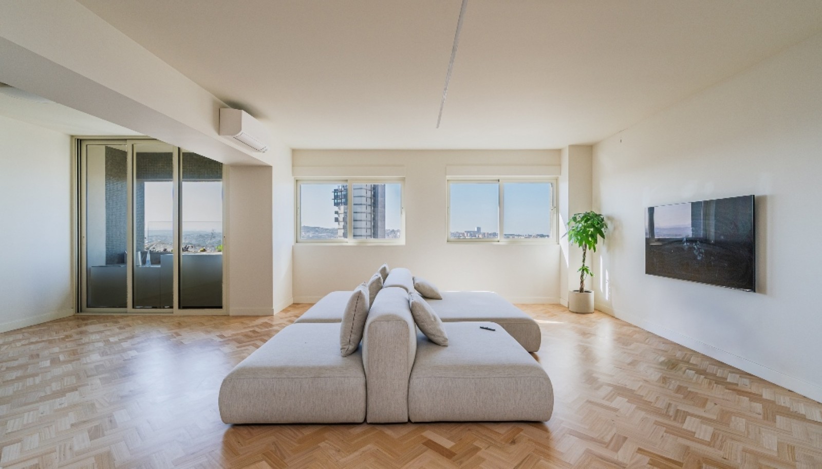 Apartamento T4 totalmente reabilitado à venda no centro do Porto_339738