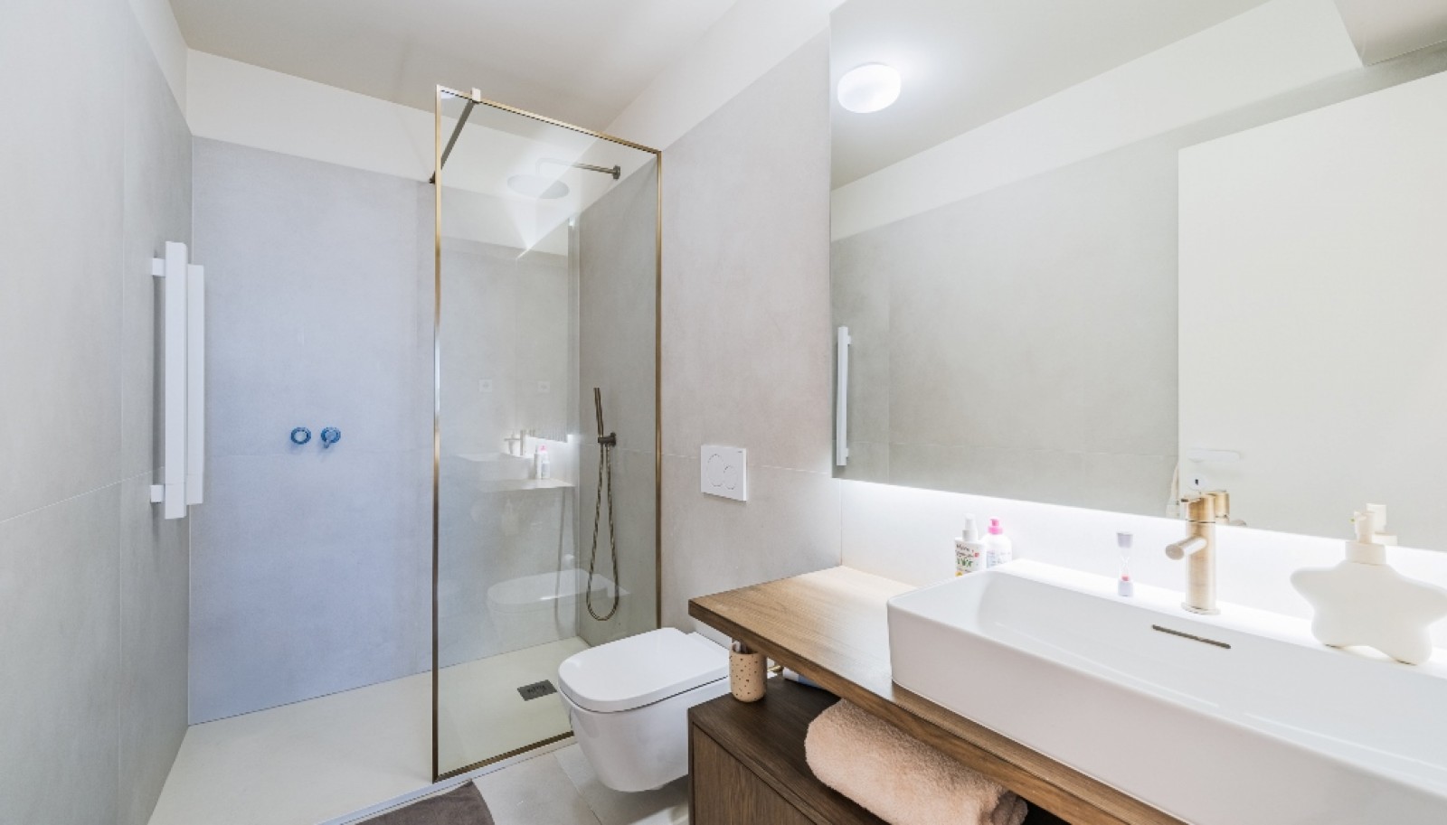 Apartamento T4 totalmente reabilitado à venda no centro do Porto_339750