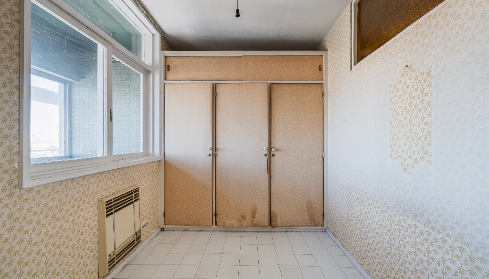 Apartamento T5 para reabilitar à venda no centro do Porto_339777