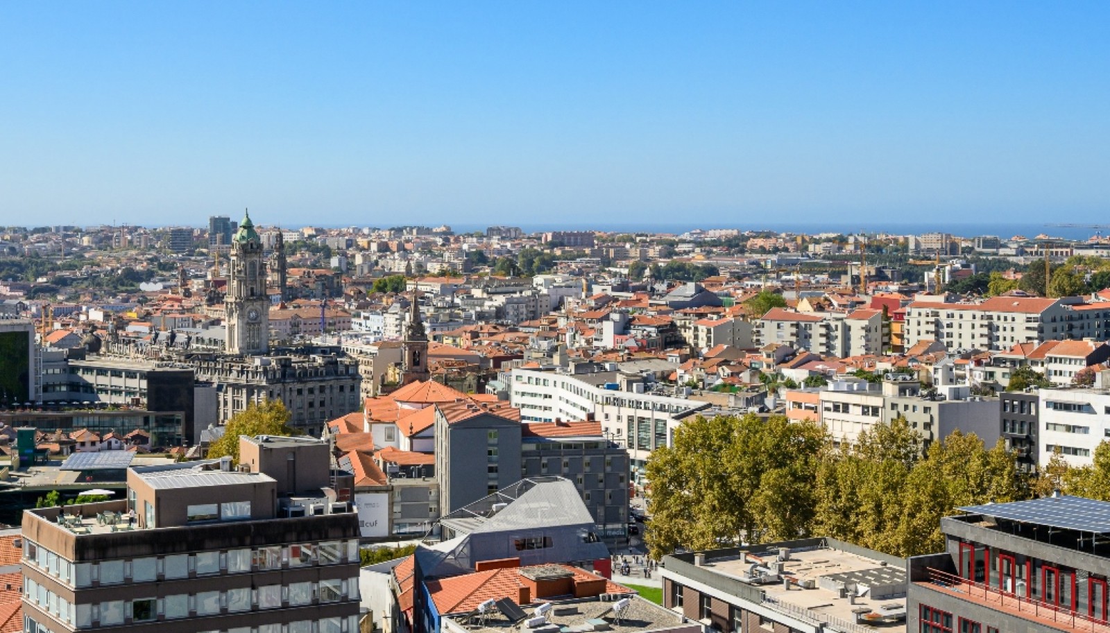 Apartamento T5 para reabilitar à venda no centro do Porto_339793