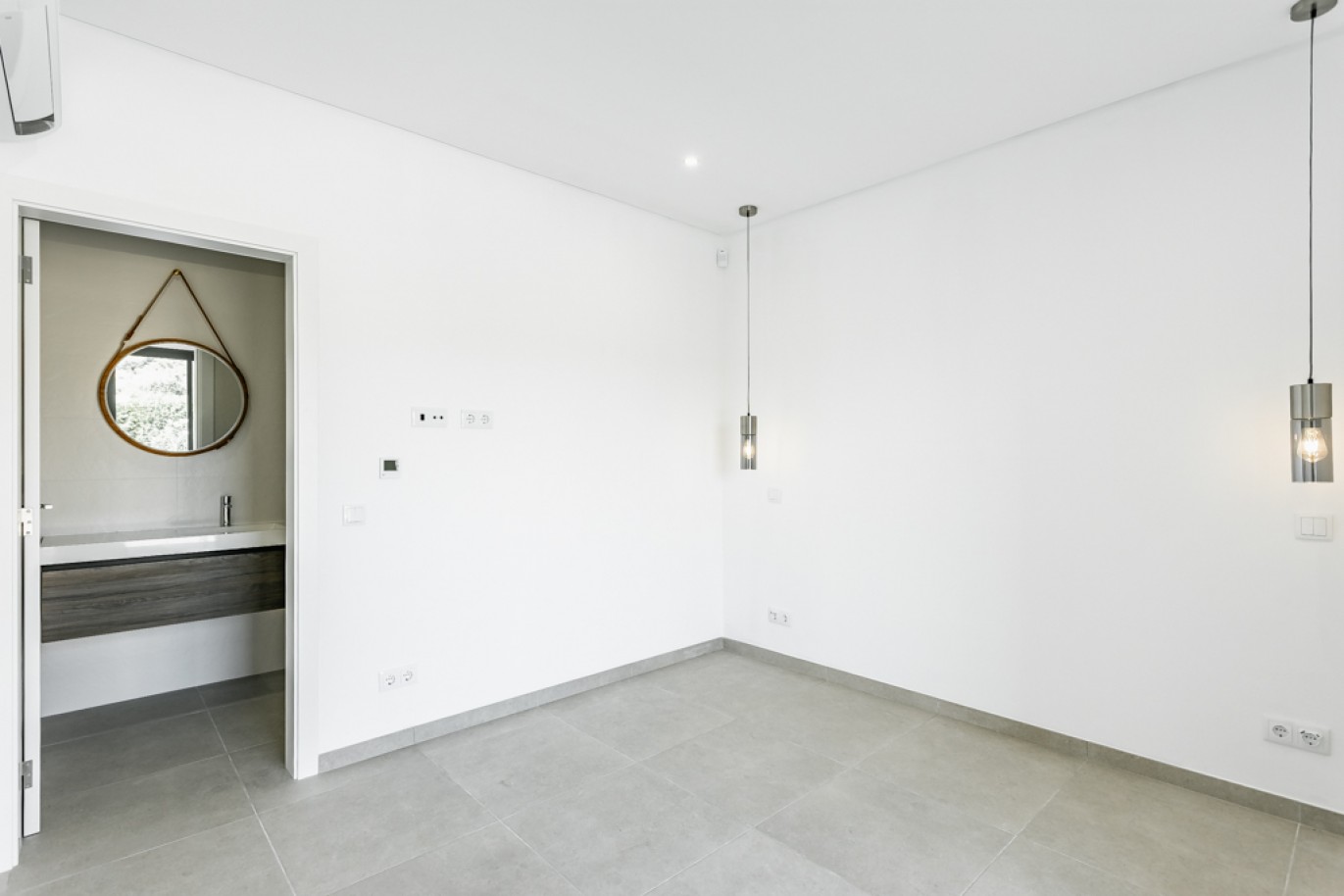 Moradia V4 com piscina para venda em Carvoeiro, Algarve_339923