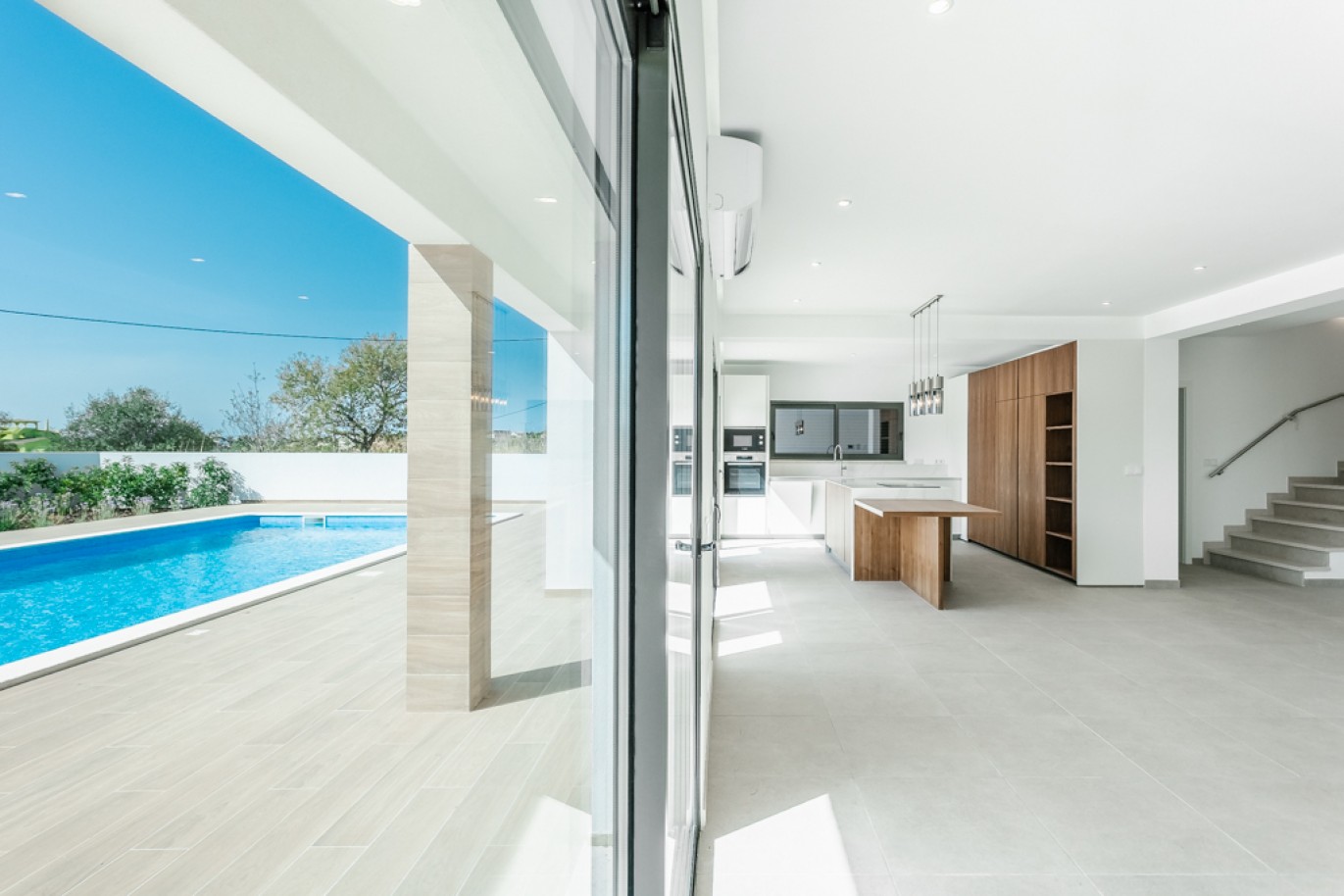 Moradia V4 com piscina para venda em Carvoeiro, Algarve_339934