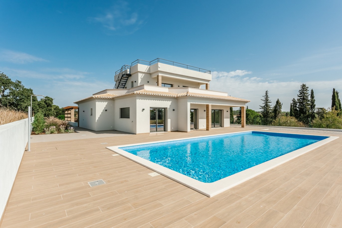 Moradia V4 com piscina para venda em Carvoeiro, Algarve_339938