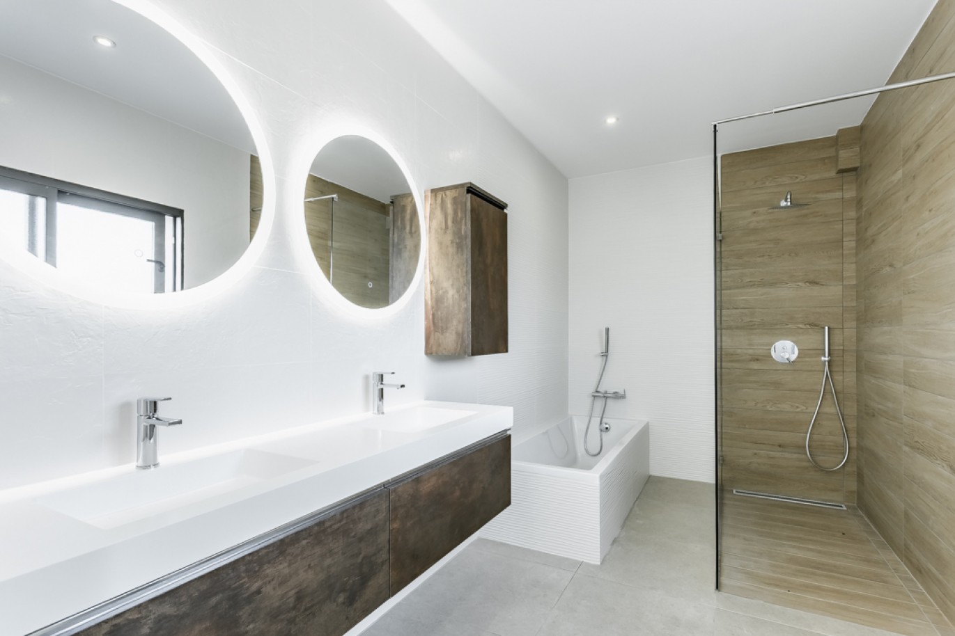 Moradia V4 com piscina para venda em Carvoeiro, Algarve_339943