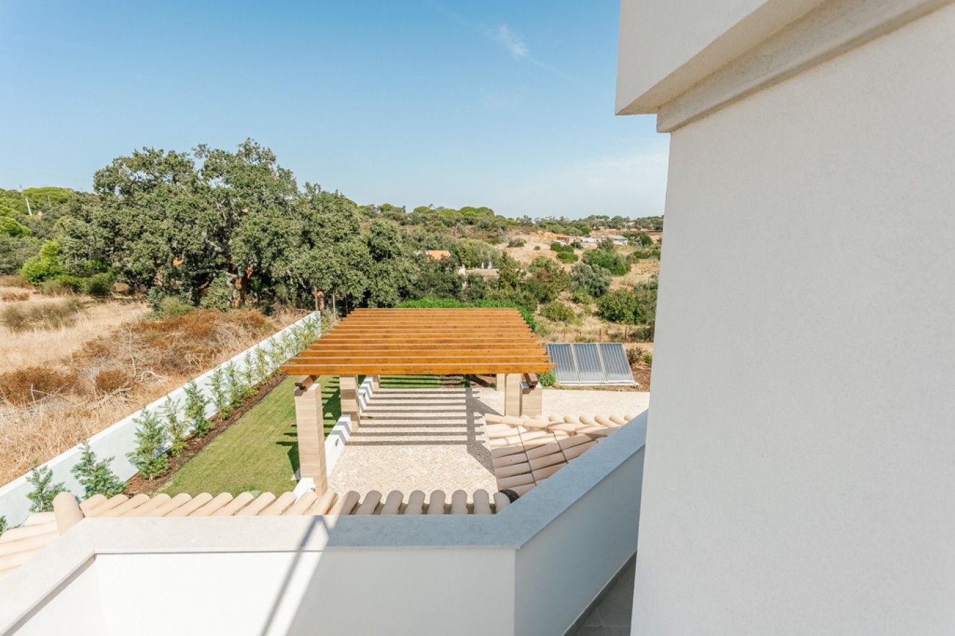 Moradia V4 com piscina para venda em Carvoeiro, Algarve_339945