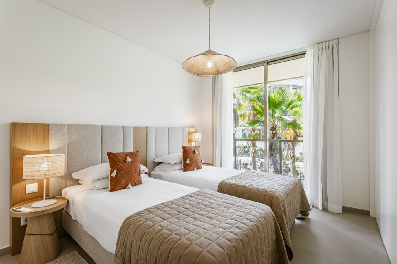 Piso de 2 dormitorios, en venta, en Salgados, Algarve, Portugal_339984