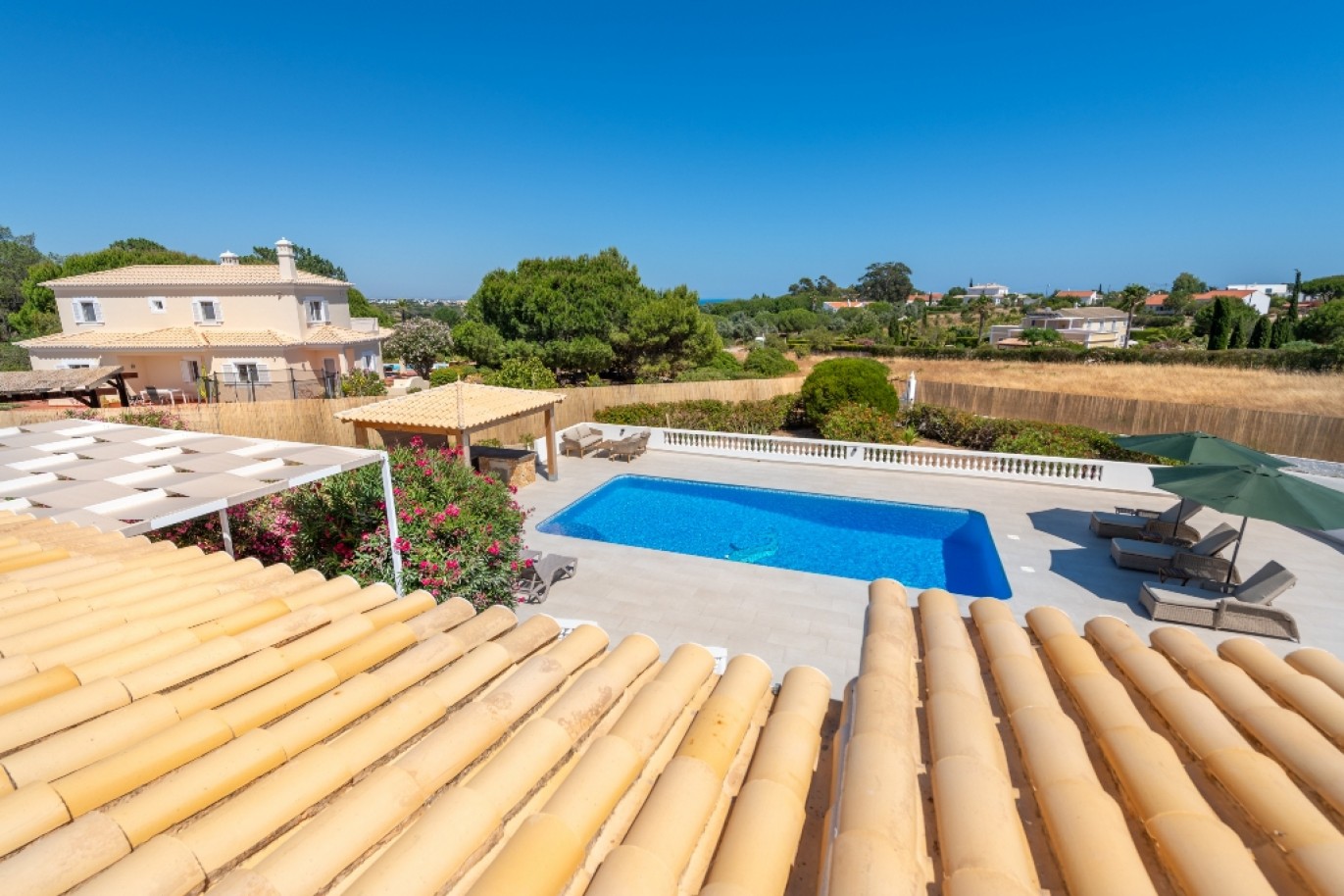 Fantástica Moradia com piscina para venda em Carvoeiro, Algarve_340017