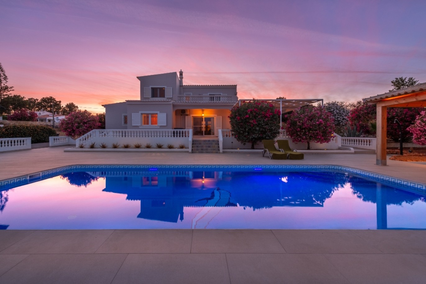 Fantástica Moradia com piscina para venda em Carvoeiro, Algarve_340022