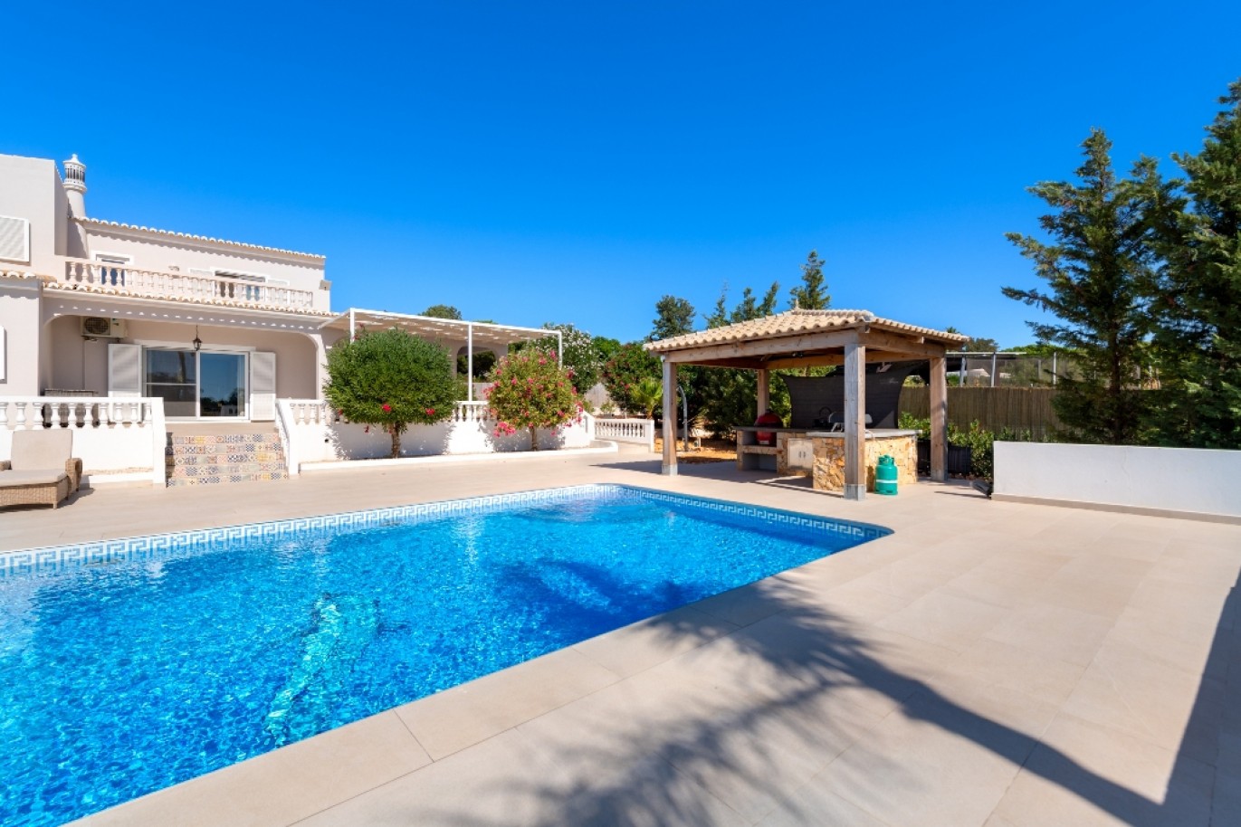 Fantástica Moradia com piscina para venda em Carvoeiro, Algarve_340028
