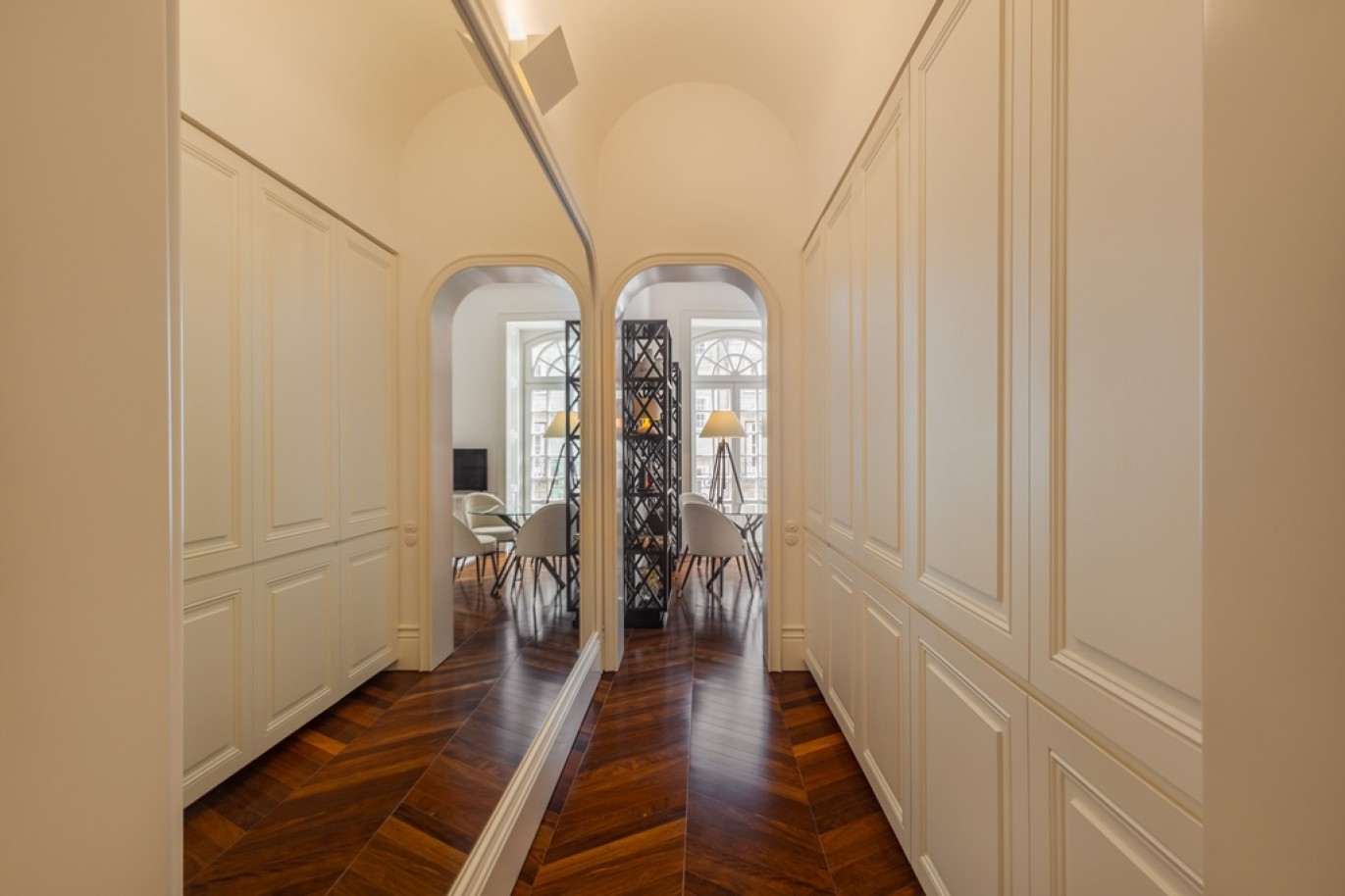 New luxury studio apartment in downtown Porto, Portugal_340057